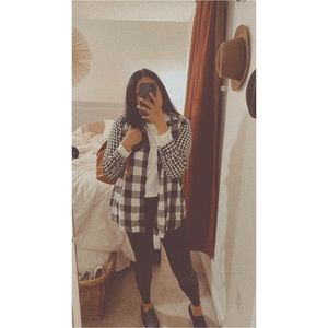 American Eagle Checkered Black White Button Down Shirt Long Sleeve Jegging shirt